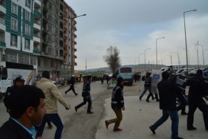 siirtte_polise_saldiri_7_yarali_1427561533_3223