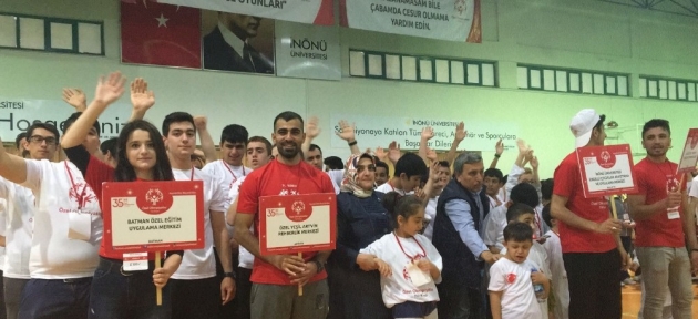 ozel_olimpiyatlar_bolge_oyunlarina_buyuk_katilim