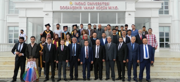 vahap_kucuk_myoda_mezuniyet_coskusu_h26889