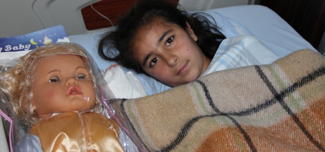 alti_parmakli_kucuk_kiz_ameliyat_edildi_h11933