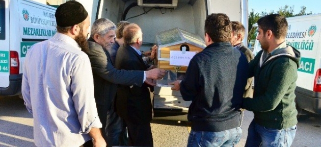 ankaradaki_patlamada_olenlerin_cenazeleri_defin_ediliyor_h7718