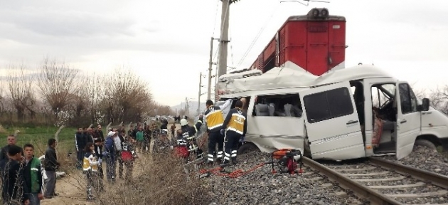 malatyada_trenle_ogrenci_servisi_carpisti_1_olu_16_yarali