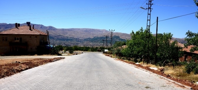 dogansehir_ilcesinin_yollari_yapiliyor