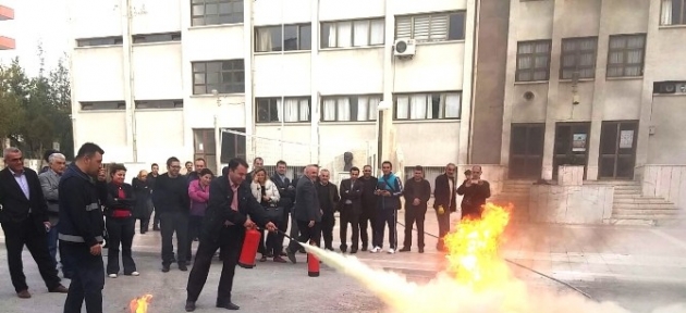 ogretmenlere_yangin_guvenligi_egitimi