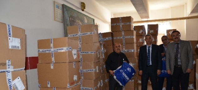 vahap_kucuk_darendeli_ogrencileri_unutmadi