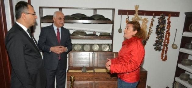 vali_toprak_tarihi_ve_kulturel_miraslari_inceledi