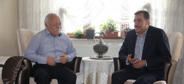 bakan_tufenkci_mgc_baskani_karadumani_evinde_ziyaret_etti