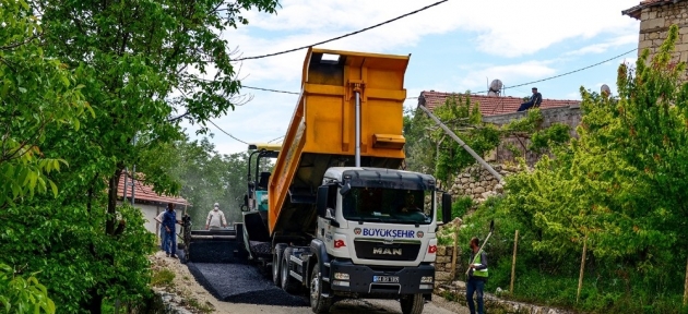 buyuksehir_girmanada_asfaltlama_calismasi_yapti