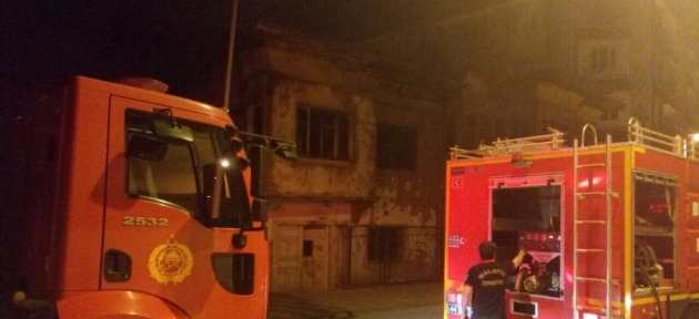 metruk_evde_cikan_yangin_korkuttu