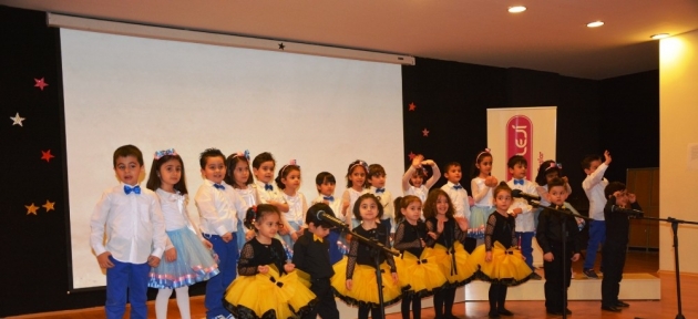 miniklerin_yil_sonu_gosterisi_buyuk_alkis_aldi