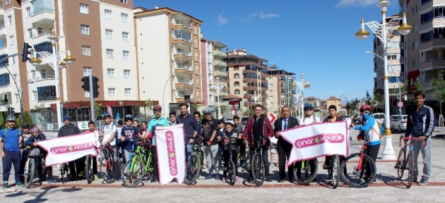 ogrenci_ve_velileri_saglikli_yasam_icin_pedal_cevirdi