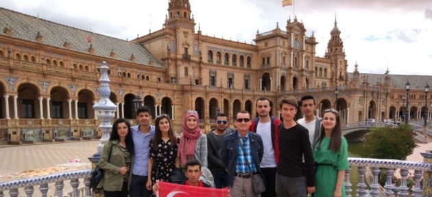 ogrenciler_avrupa_stajini_tamamladi