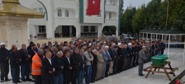 yazar_mehmet_gulseren_topraga_verildi