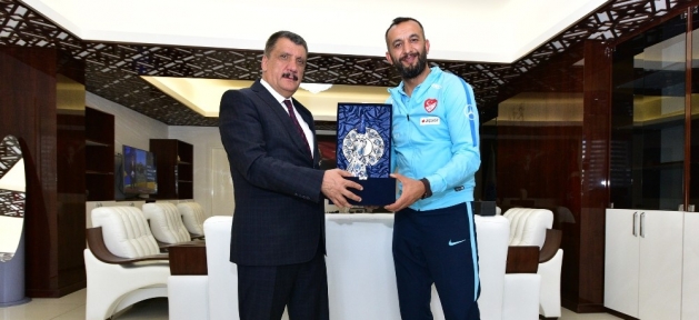 ampute_milli_futbol_takimi_kalecisi_karadag_battalgazide