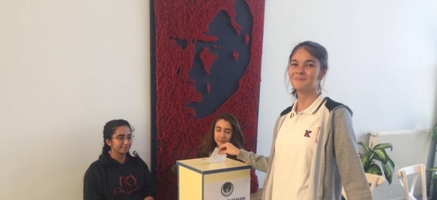 ogrenciler_arasinda_baskanlik_secimi_heyecani