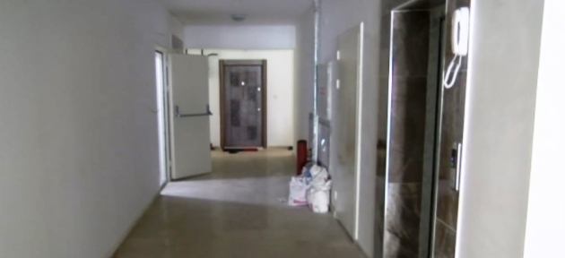 48_daireli_apartmanin_sakinleri_elektrik_firmasi_magduru_oldu_h30416