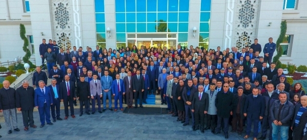 belediye_calisanlarindan_gurkana_coskulu_karsilama_h30443