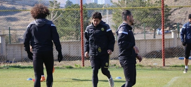 eymda_deplasman_karnesi_kotu_h30326