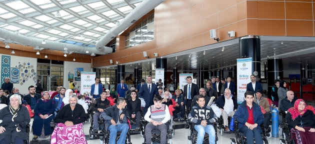 malatyada_engellilere_tekerlekli_sandalye_h30249