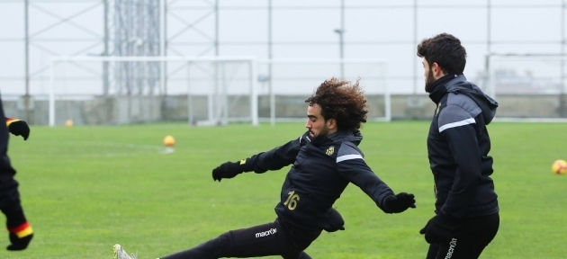 eymda_boutaib_misira_sadik_fenerbahceye_gidiyor_h31005