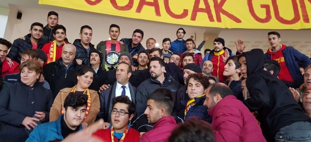 gevrek_oyuncularimi_cani_gonulden_kutluyorum_h30649