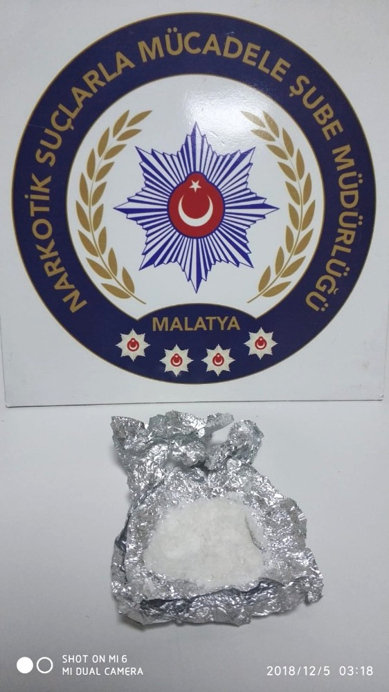 polisten-kacan-surucunun-aracinda-uyusturucu-11514903_o