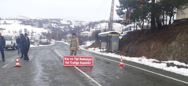 kar_ve_tipi_malatya_puturge_yolunu_trafige_kapatti_h31087