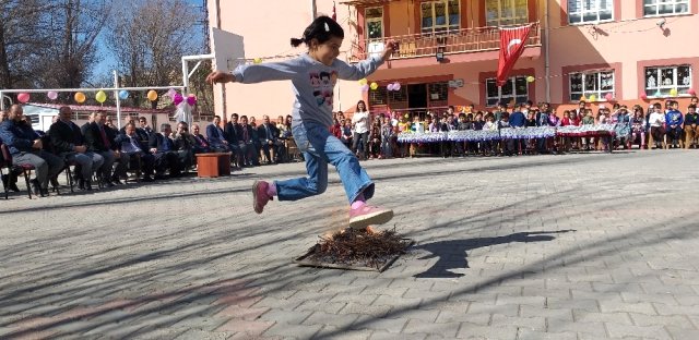darende-de-nevruz-coskusu-11864433_o